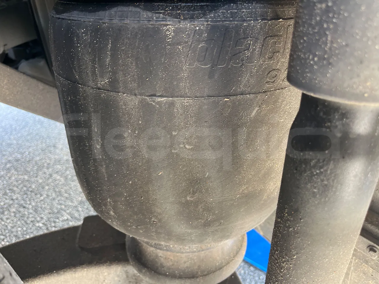 Iveco Evadys SFR130 -EUR5-279kW -11.995m - axel 2 air springs 2 left