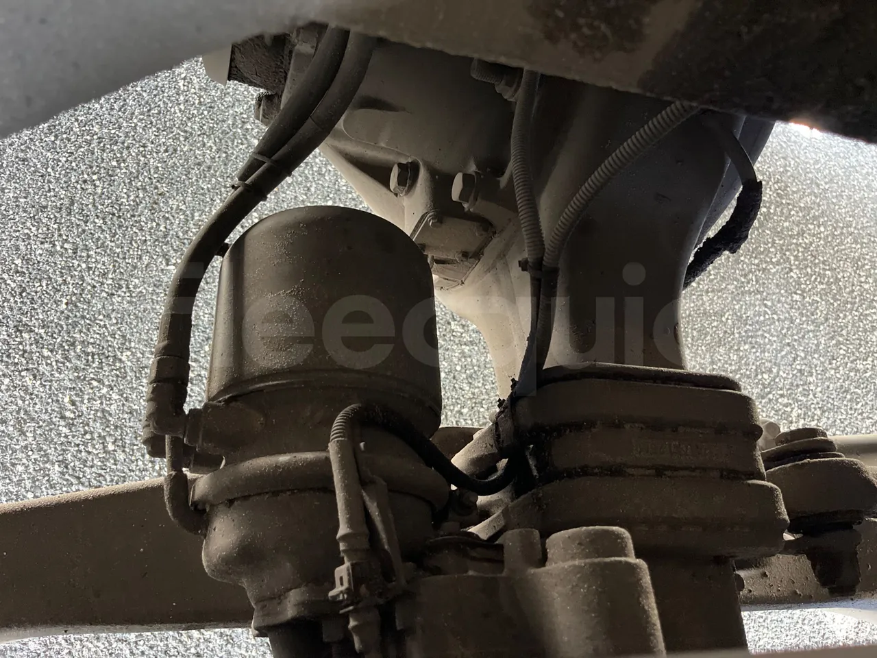 Iveco Evadys SFR130 -EUR5-279kW -11.995m - axle 2 caliper brakes right