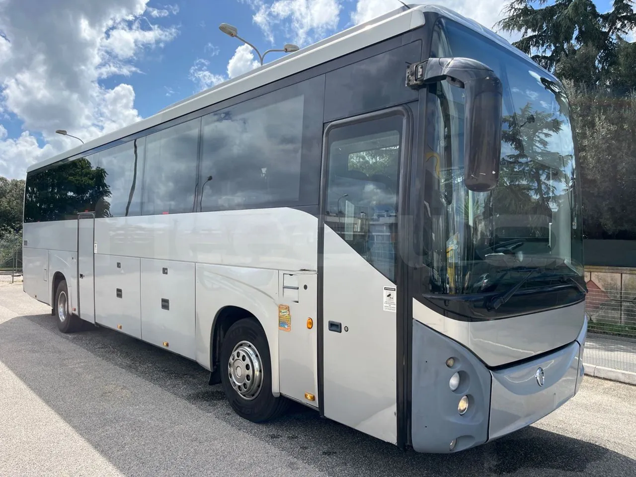 Iveco Evadys SFR130 -EUR5-279kW -11.995m - Base cover photo