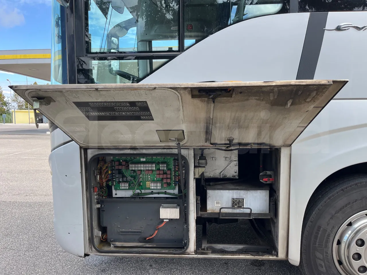 Iveco Evadys SFR130 -EUR5-279kW -11.995m - external compartments photo