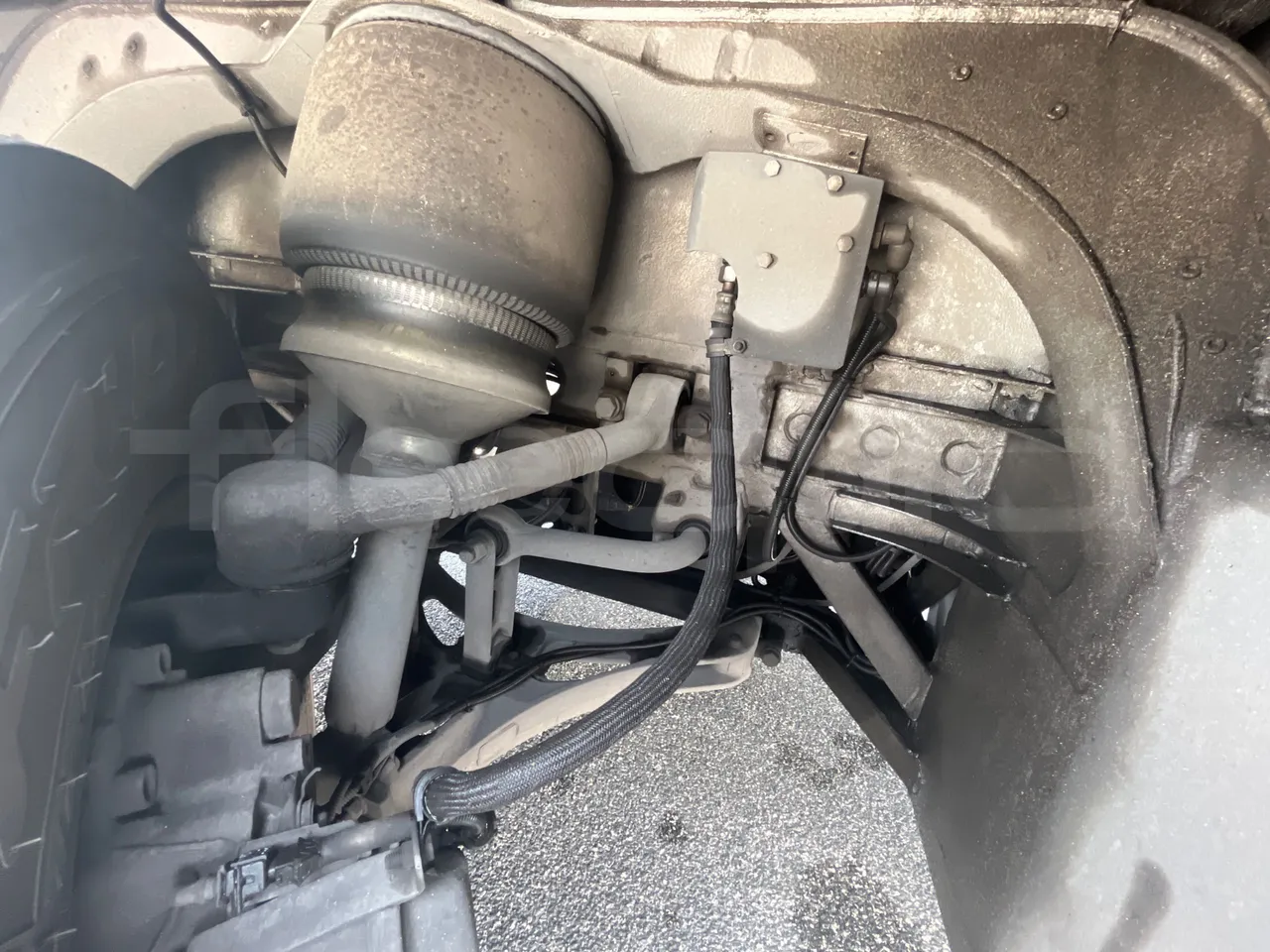 Iveco Evadys SFR130 -EUR5-279kW -11.995m - front air springs right