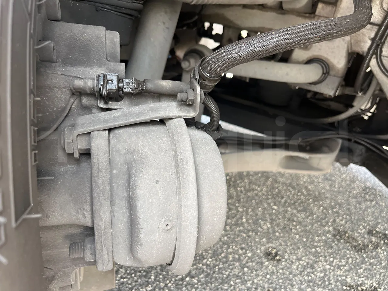 Iveco Evadys SFR130 -EUR5-279kW -11.995m - front brake calipers right