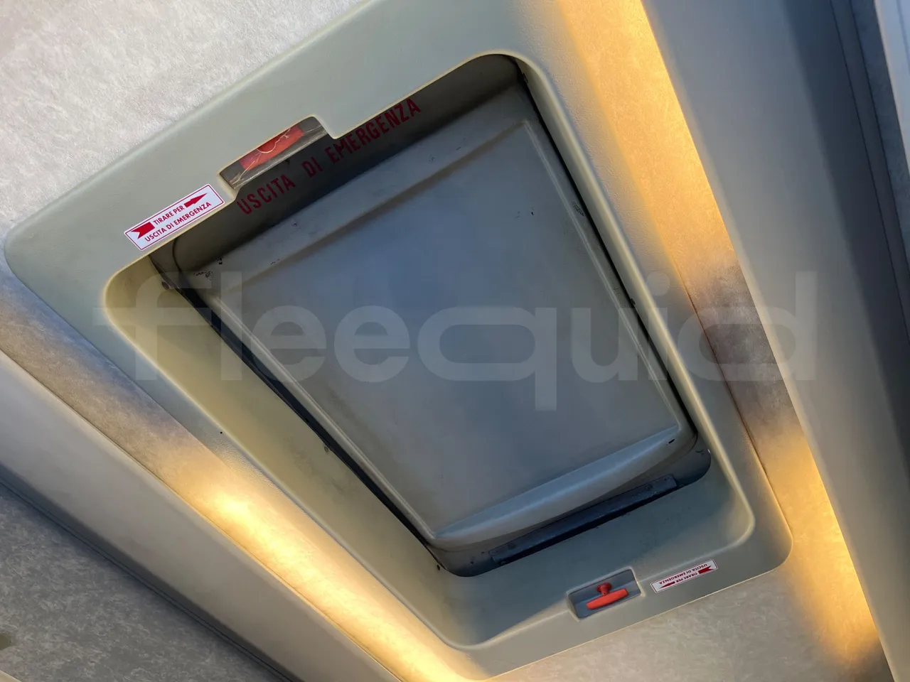 Iveco Evadys SFR130 -EUR5-279kW -11.995m - roof hatch 2