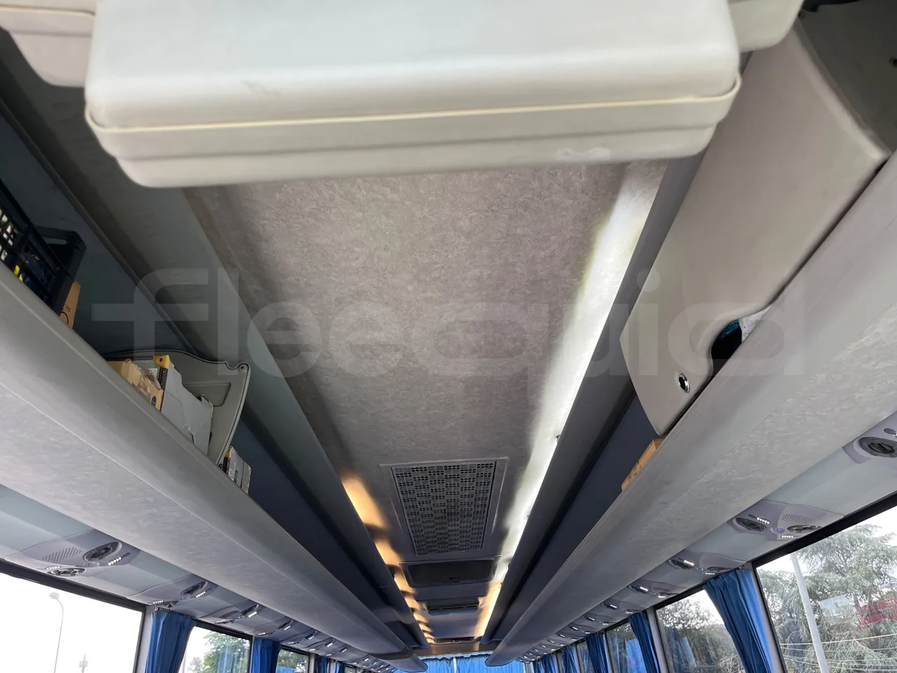 Iveco Evadys SFR130 -EUR5-279kW -11.995m - overhead compartments photo