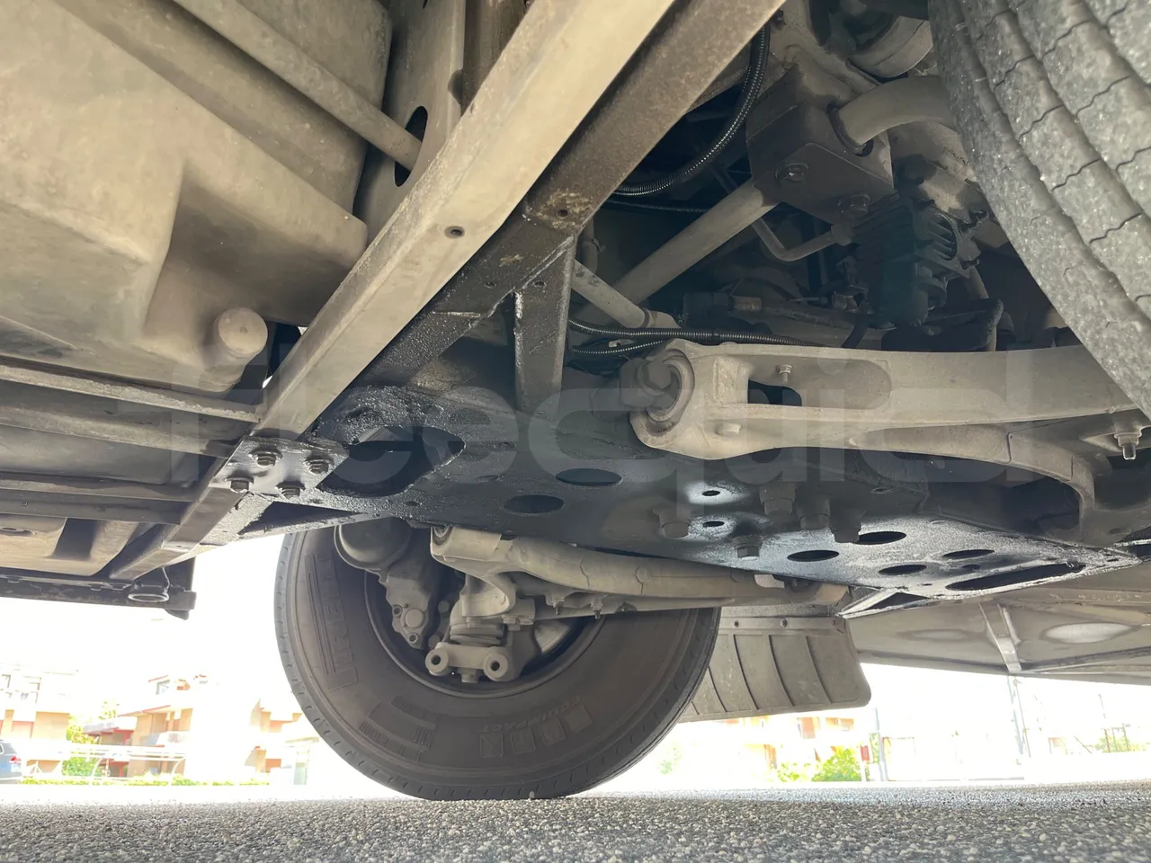 Iveco Evadys SFR130 -EUR5-279kW -11.995m - front axle left side