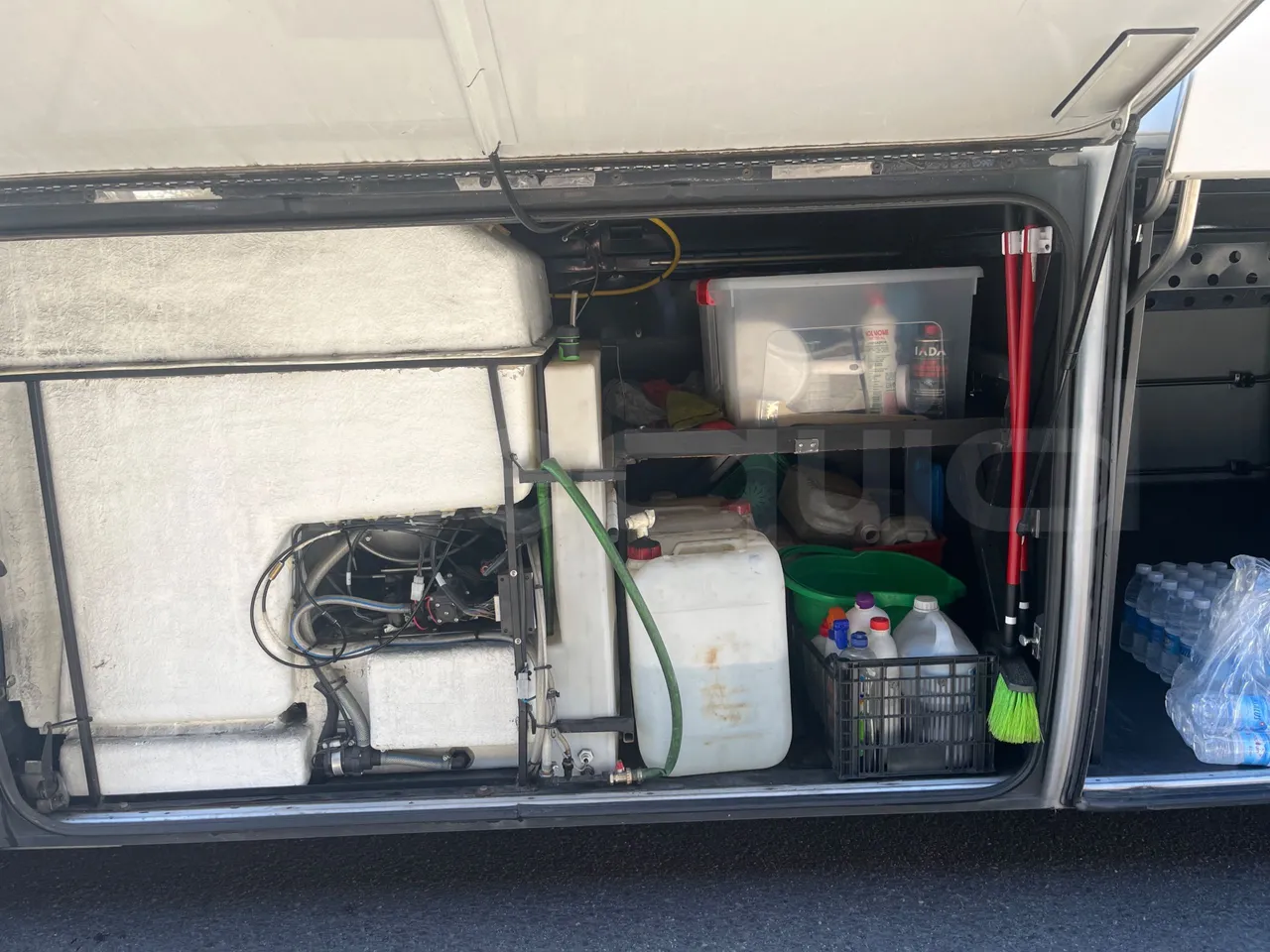 Iveco Magelys   SFR2XX QC M8CU - Euro6 - 294Kw - 12,830mt - jack and driver keys