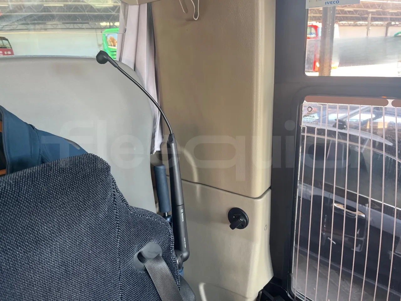 Iveco Magelys   SFR2XX QC M8CU - Euro6 - 294Kw - 12,830mt - driver microphone accessories photo