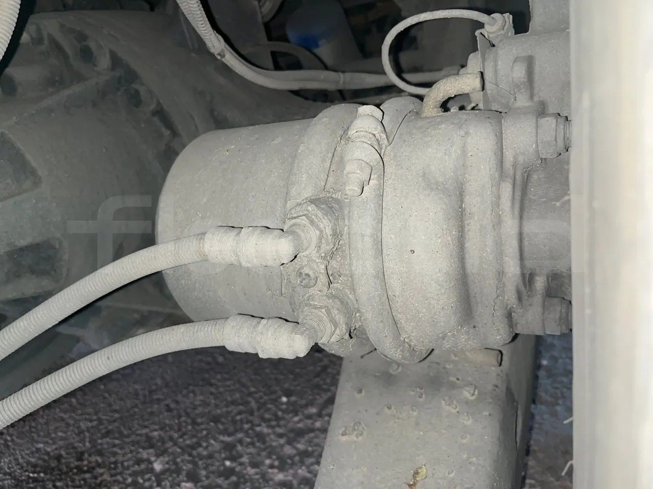 Iveco Magelys   SFR2XX QC M8CU - Euro6 - 294Kw - 12,830mt - axle 2 caliper brakes left