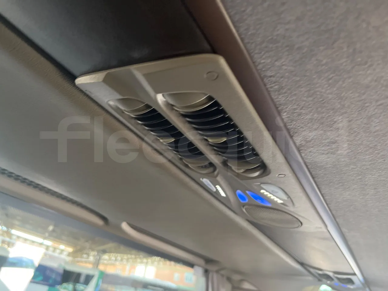 Iveco Magelys   SFR2XX QC M8CU - Euro6 - 294Kw - 12,830mt - usb charging detail