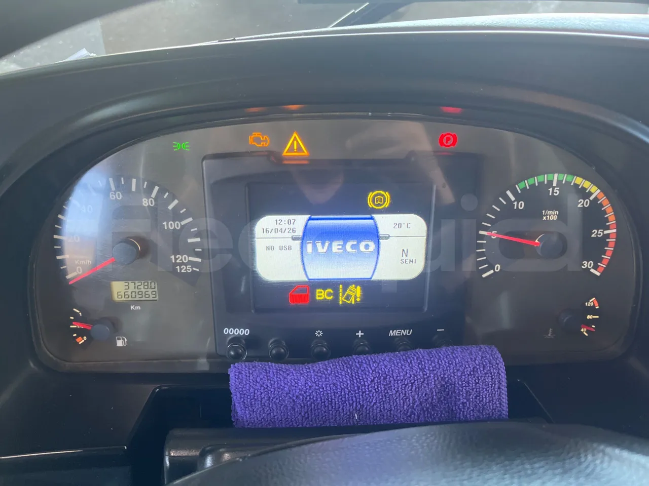 Iveco Magelys   SFR2XX QC M8CU - Euro6 - 294Kw - 12,830mt - dashboard lights on