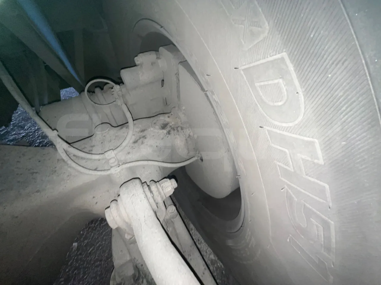 Iveco Magelys   SFR2XX QC M8CU - Euro6 - 294Kw - 12,830mt - axle 2 discs right