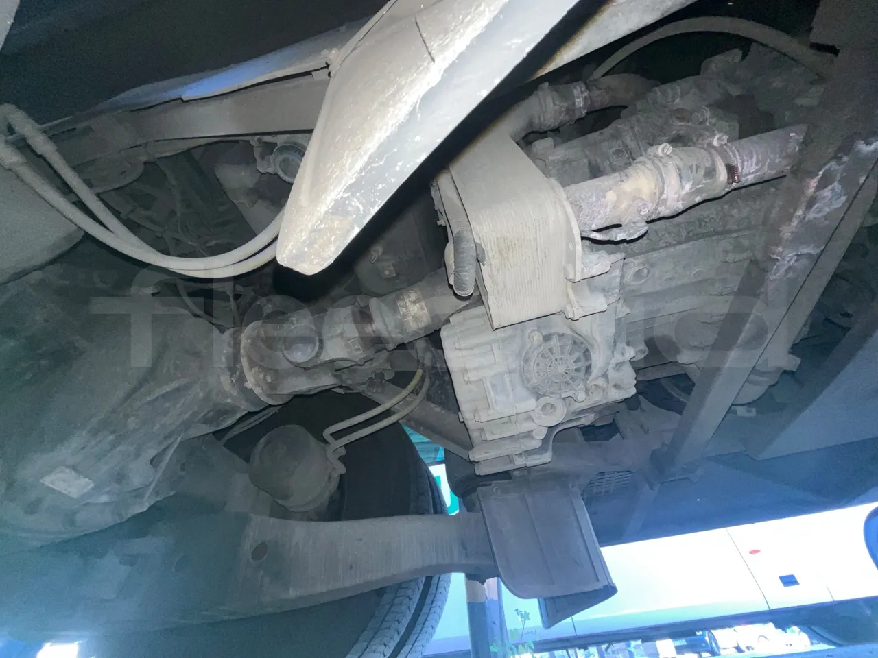 Iveco Magelys   SFR2XX QC M8CU - Euro6 - 294Kw - 12,830mt - driveshaft photo