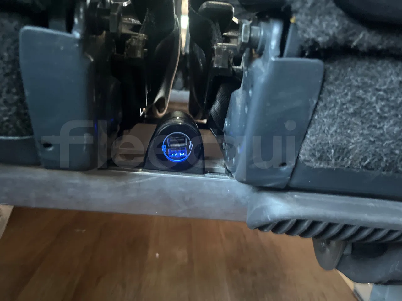 Iveco Magelys   SFR2XX QC M8CU - Euro6 - 294Kw - 12,830mt - folding seat photo