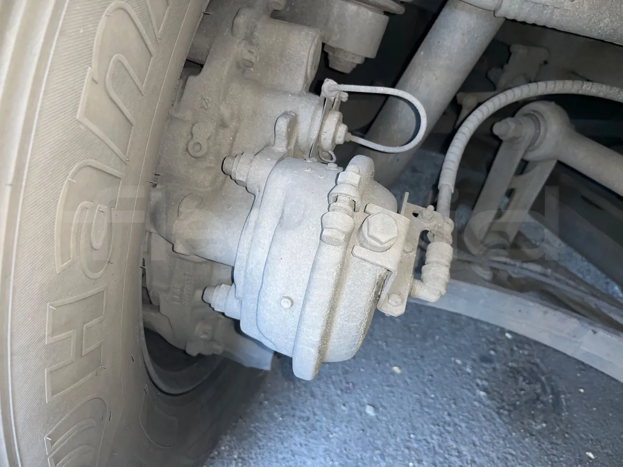 Iveco Magelys   SFR2XX QC M8CU - Euro6 - 294Kw - 12,830mt - front brake calipers right