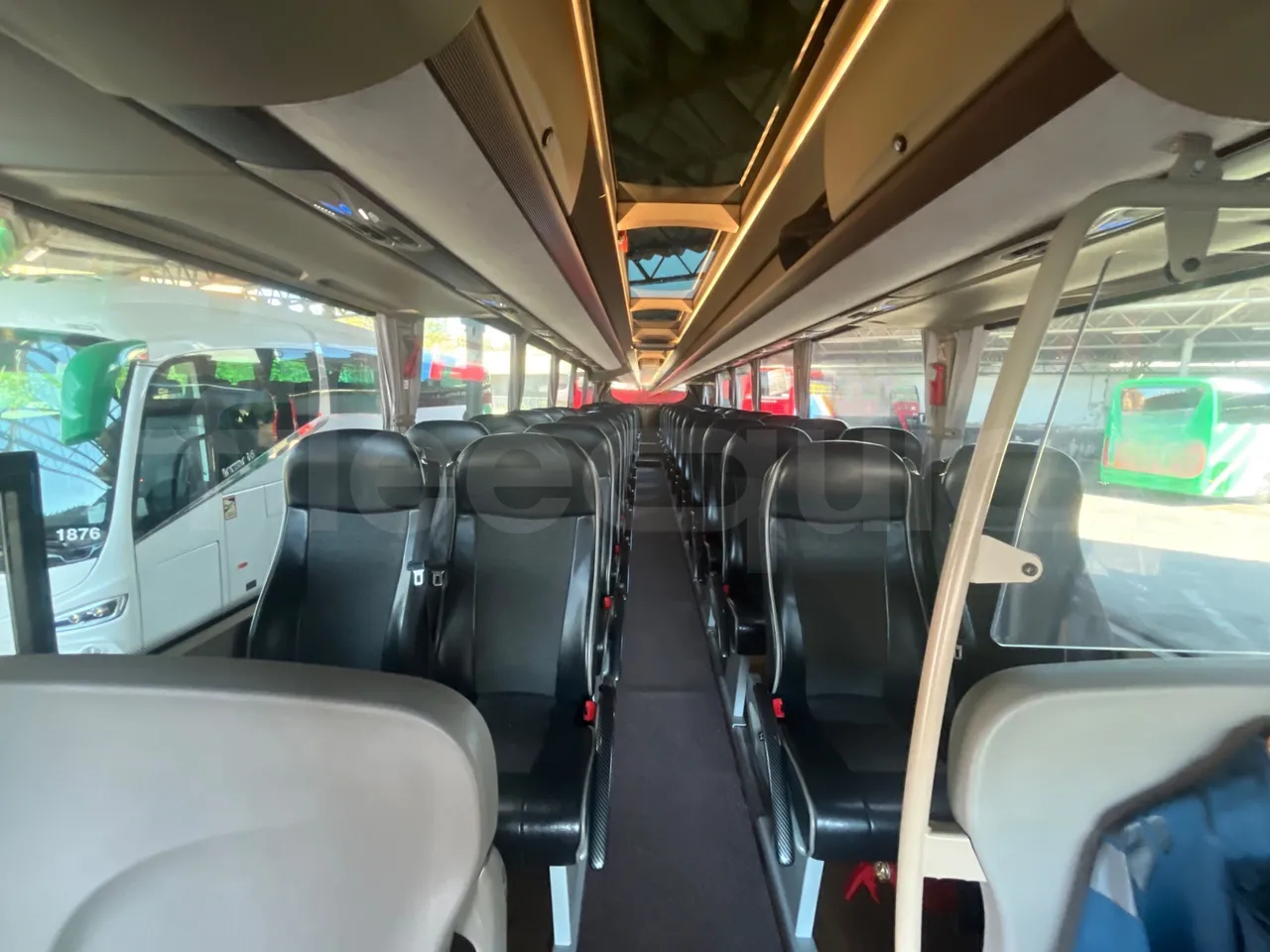 Iveco Magelys   SFR2XX QC M8CU - Euro6 - 294Kw - 12,830mt - handrails photo