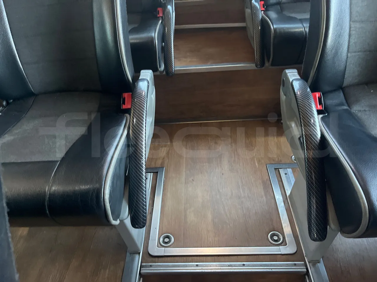 Iveco Magelys   SFR2XX QC M8CU - Euro6 - 294Kw - 12,830mt - floor hatches photo