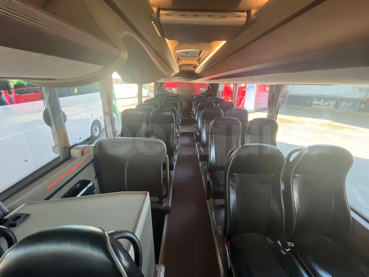 Iveco Magelys   SFR2XX QC M8CU - Euro6 - 294Kw - 12,830mt - reverse view middle aisle