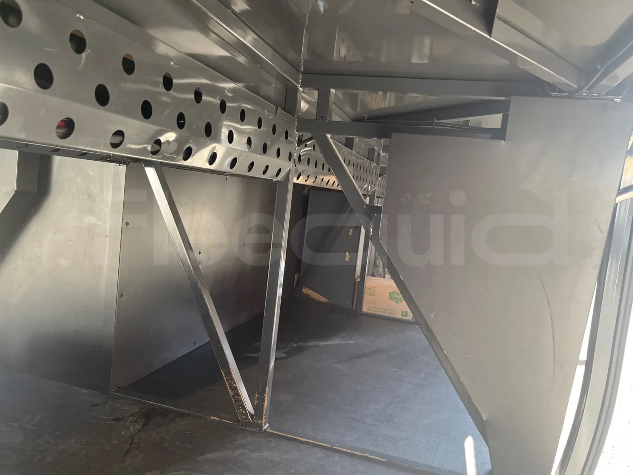 Iveco Magelys   SFR2XX QC M8CU - Euro6 - 294Kw - 12,830mt - internal frame rust check