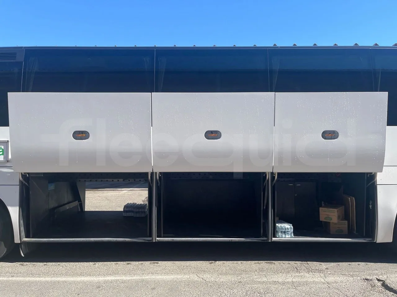 Iveco Magelys   SFR2XX QC M8CU - Euro6 - 294Kw - 12,830mt - luggage rack photo