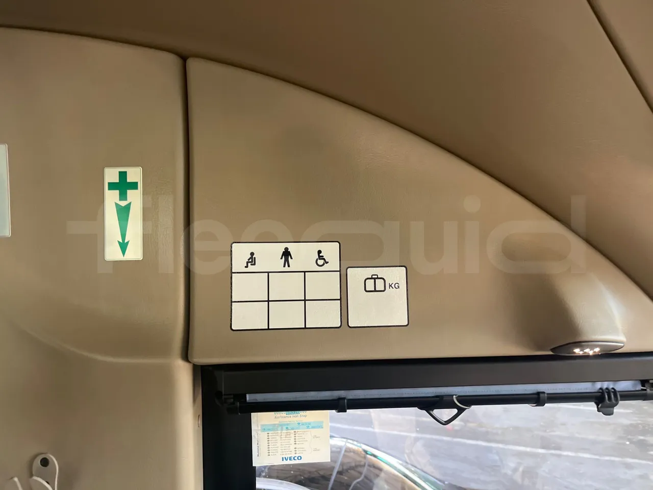 Iveco Magelys   SFR2XX QC M8CU - Euro6 - 294Kw - 12,830mt - seat plate photo