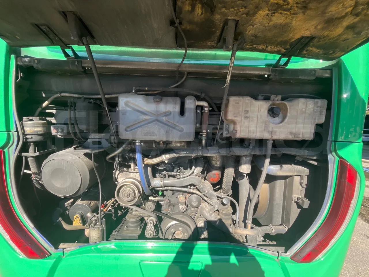 Iveco Magelys   SFR2XX QC M8CU - Euro6 - 294Kw - 12,830mt - rear hatch open