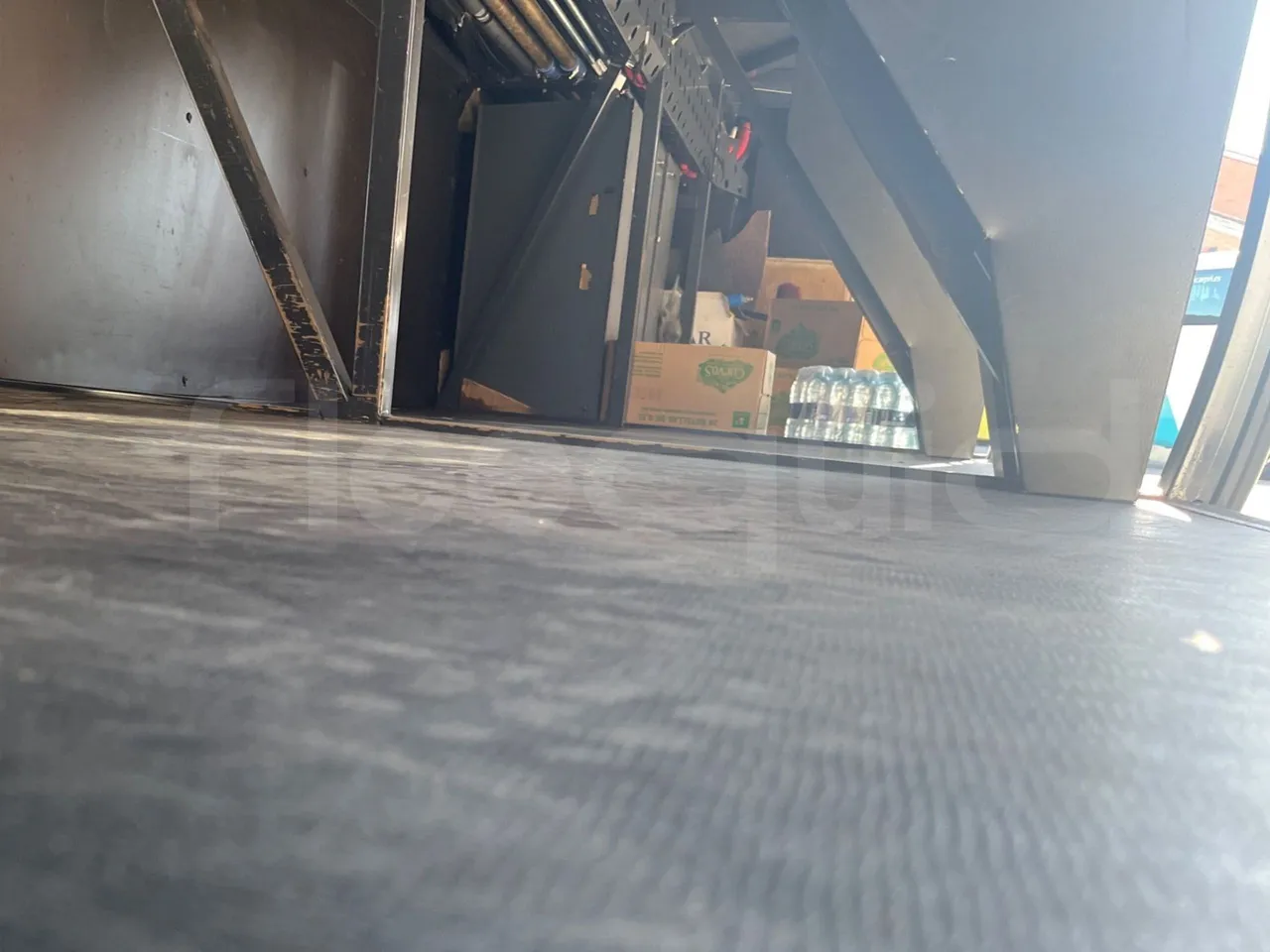 Iveco Magelys   SFR2XX QC M8CU - Euro6 - 294Kw - 12,830mt - under carpet photo