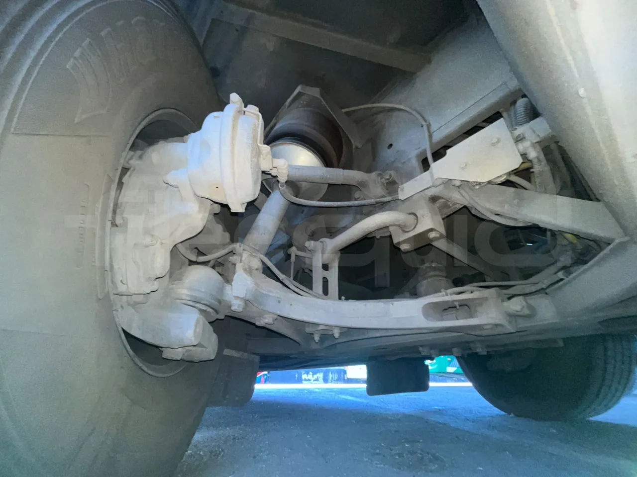 Iveco Magelys   SFR2XX QC M8CU - Euro6 - 294Kw - 12,830mt - front axle right side