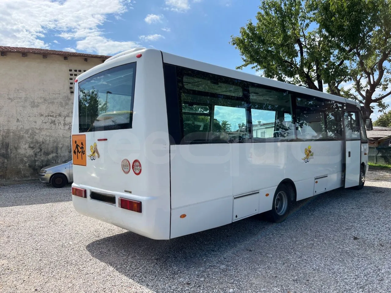 Mercedes-Benz Vario 818S/82 - EUR5 - 130kW - 8.92m - 3/4 right rear doors open