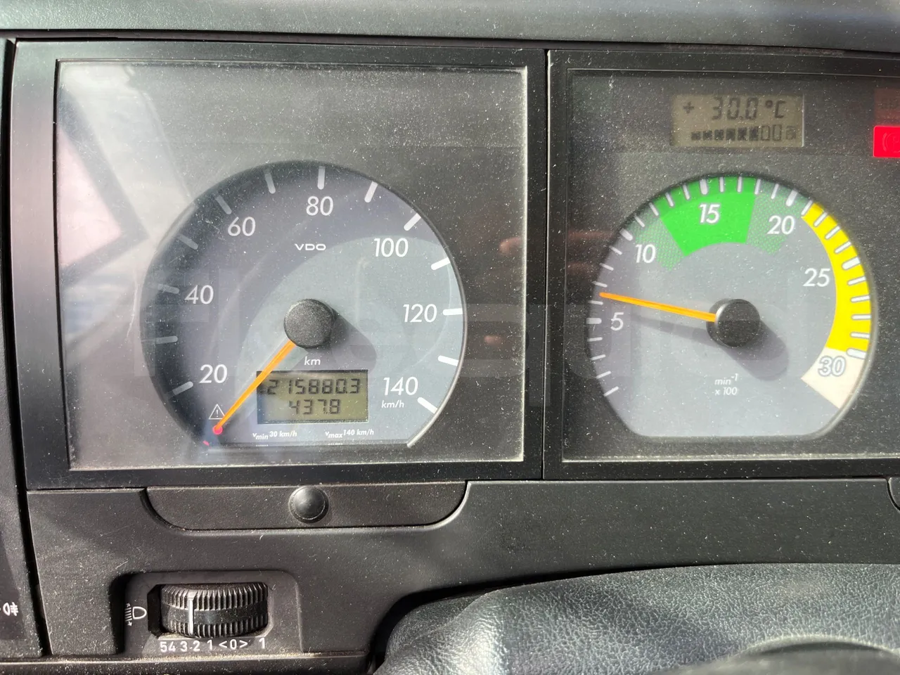 Mercedes-Benz Vario 818S/82 - EUR5 - 130kW - 8.92m - dashboard lights on