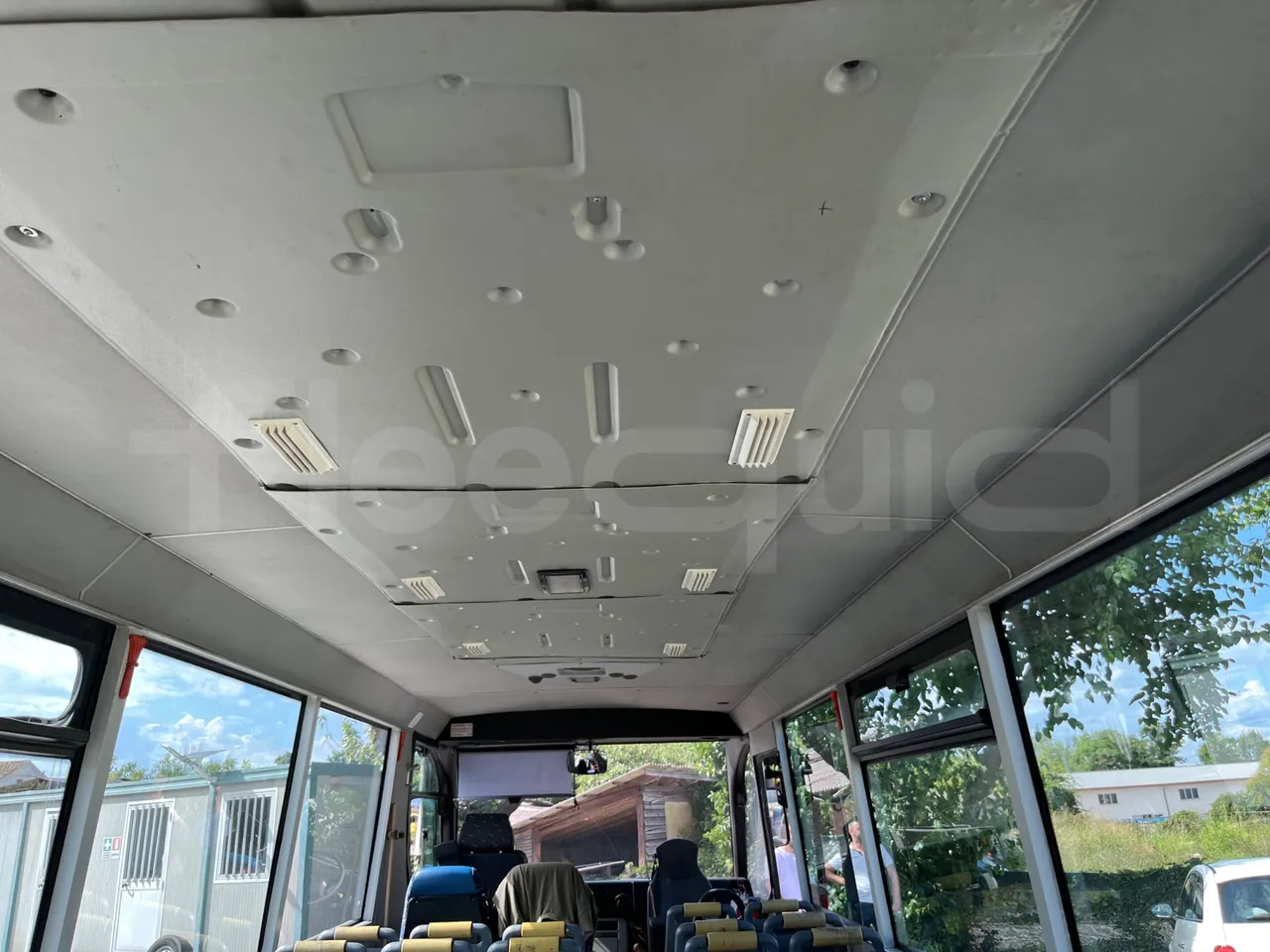 Mercedes-Benz Vario 818S/82 - EUR5 - 130kW - 8.92m - overhead compartments photo
