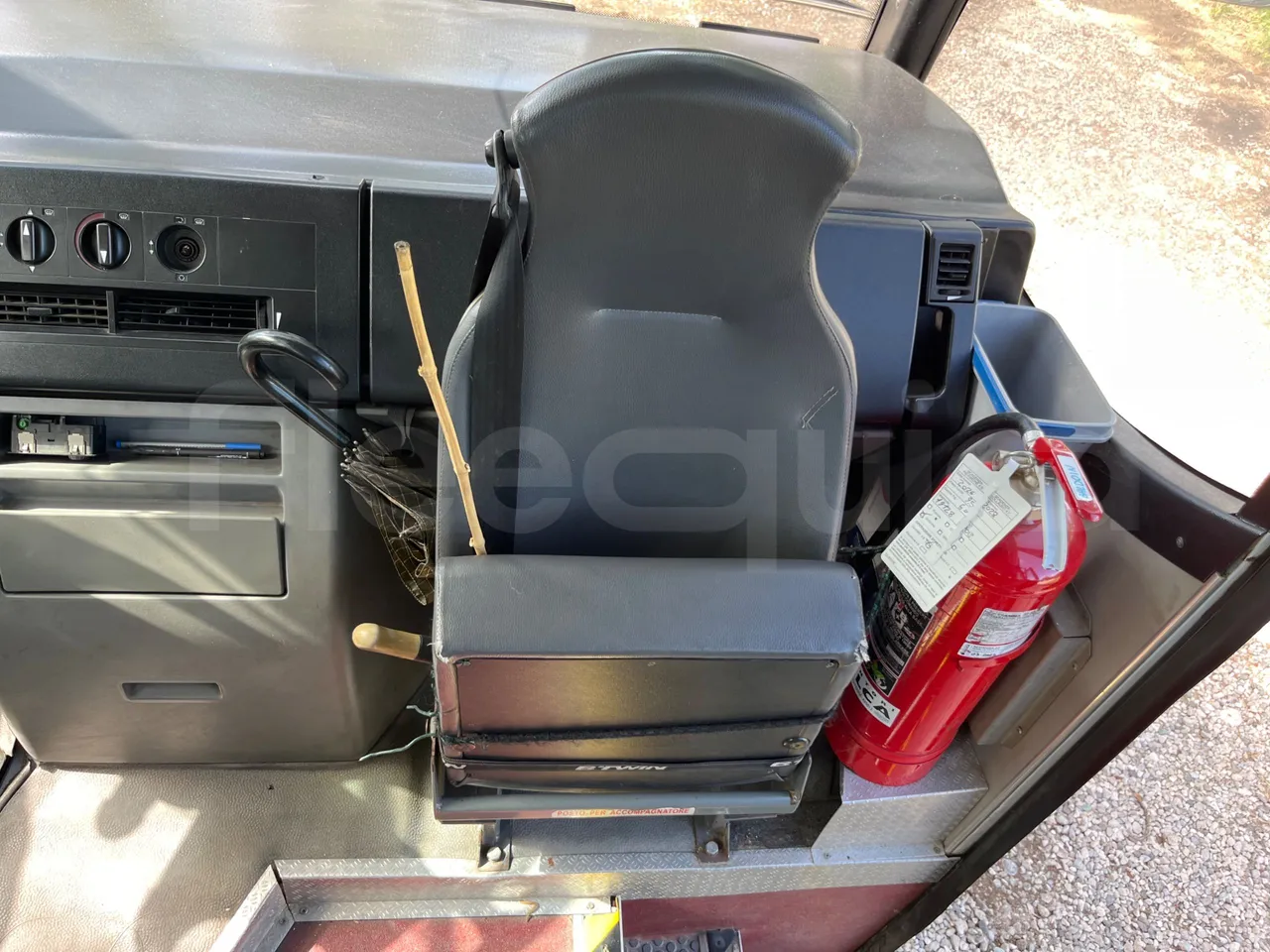 Mercedes-Benz Vario 818S/82 - EUR5 - 130kW - 8.92m - hostess seat photo
