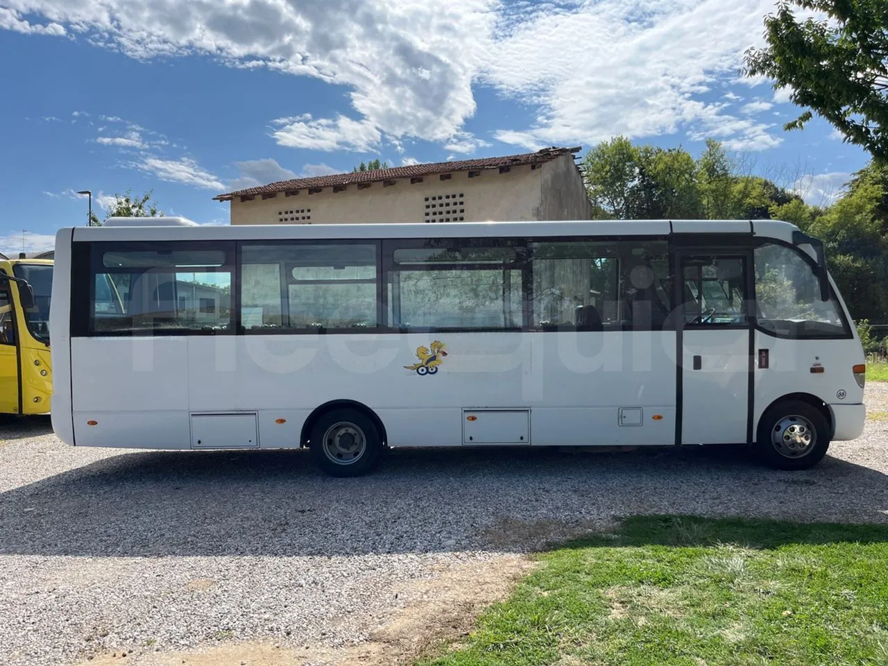 Mercedes-Benz Vario 818S/82 - EUR5 - 130kW - 8.92m - right side doors closed