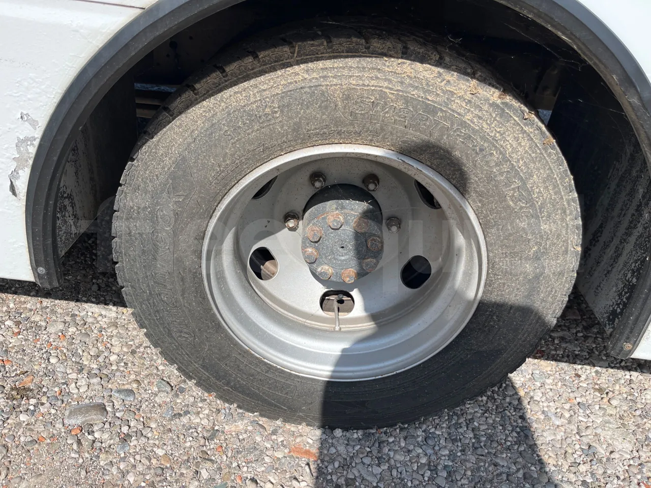 Mercedes-Benz Vario 818S/82 - EUR5 - 130kW - 8.92m - rear left tire photo