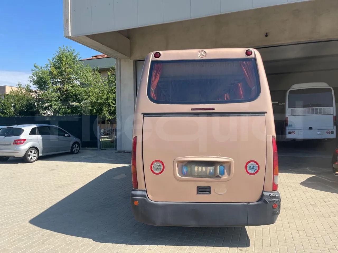 Mercedes-Benz Sprinter 416CD - EUR3 - 115kW - 6.995 - 3/4 left rear side