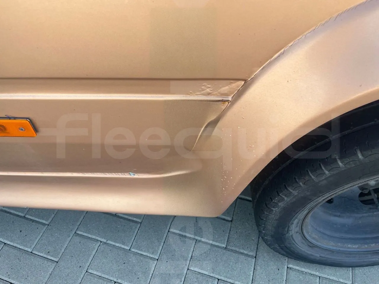 Mercedes-Benz Sprinter 416CD - EUR3 - 115kW - 6.995 - 3/4 right front doors open