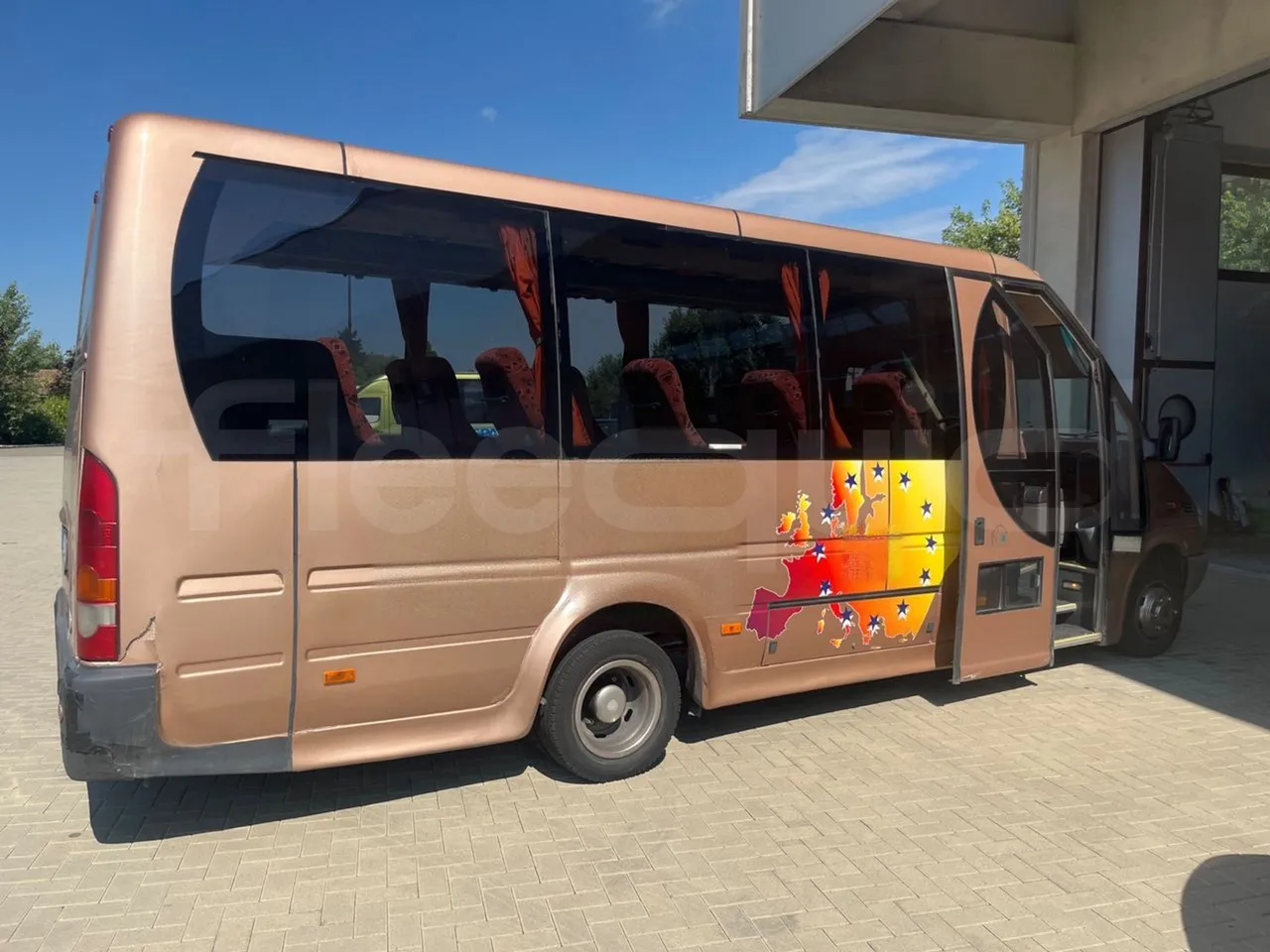 Mercedes-Benz Sprinter 416CD - EUR3 - 115kW - 6.995 - 3/4 right rear doors closed