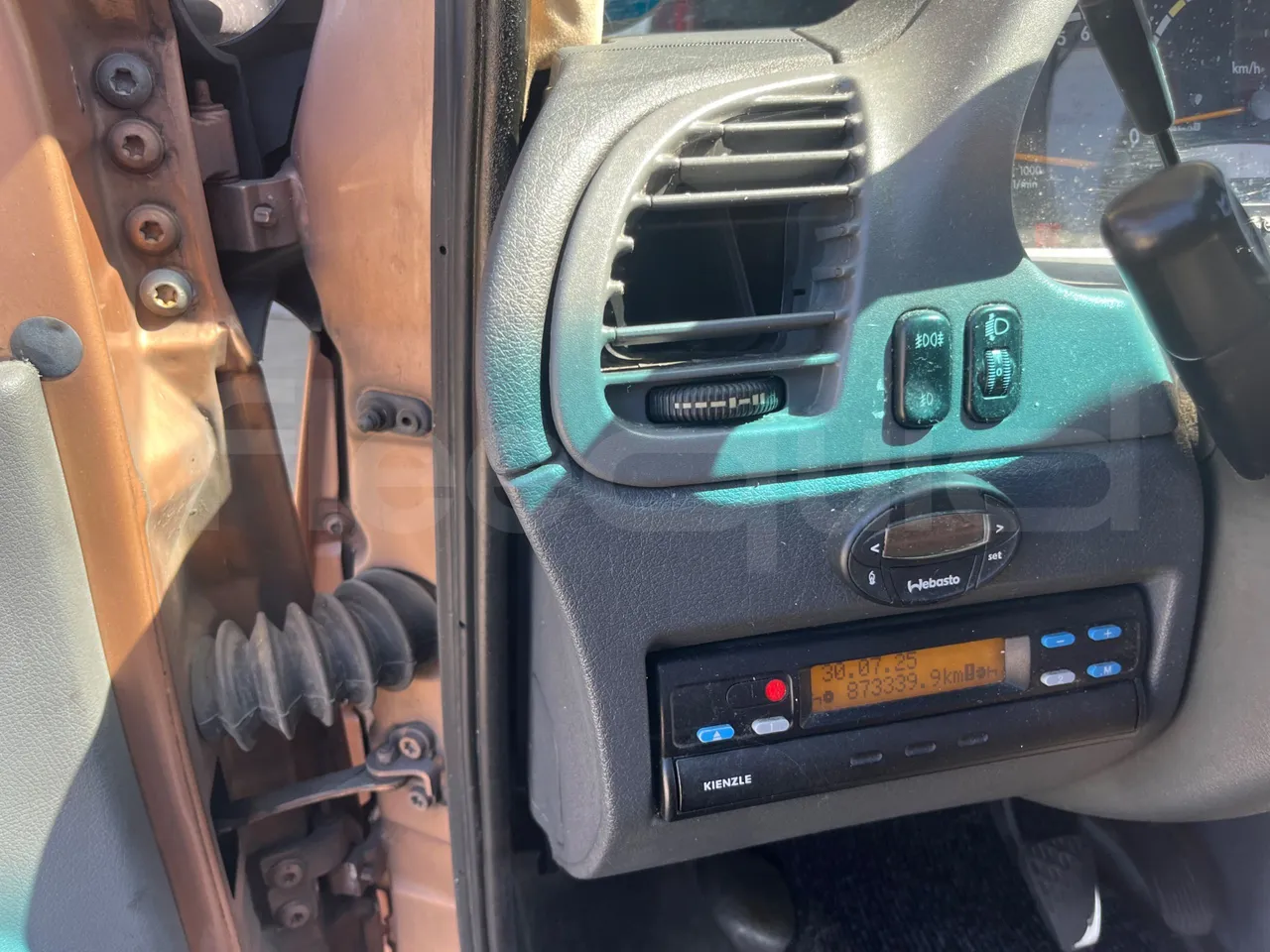 Mercedes-Benz Sprinter 416CD - EUR3 - 115kW - 6.995 - radio accessories photo