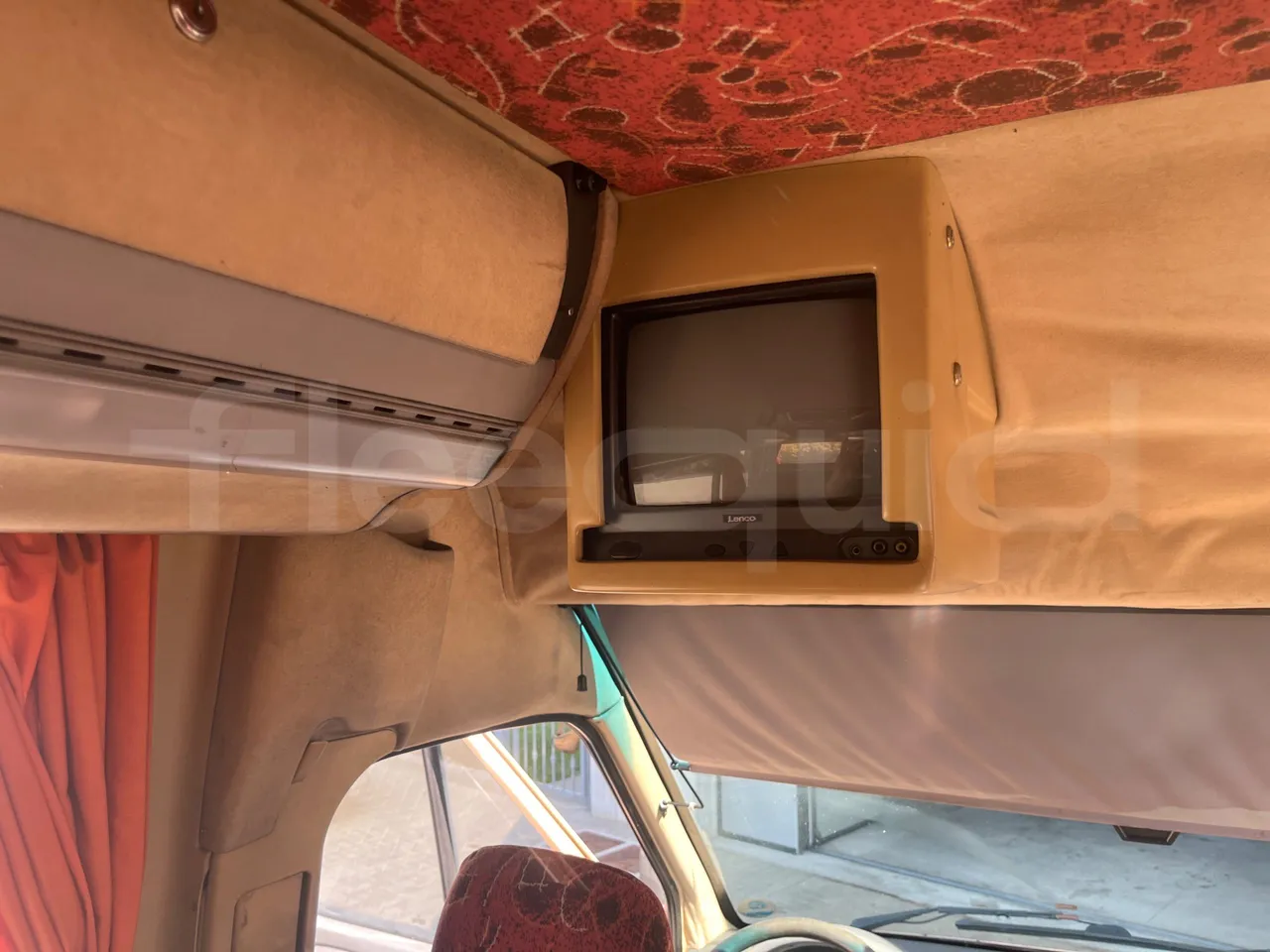Mercedes-Benz Sprinter 416CD - EUR3 - 115kW - 6.995 - forward view middle aisle