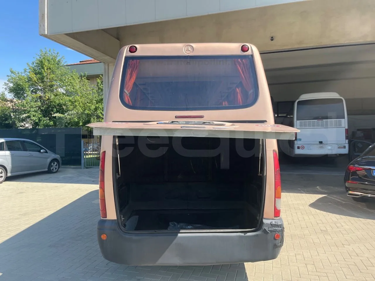 Mercedes-Benz Sprinter 416CD - EUR3 - 115kW - 6.995 - luggage rack photo