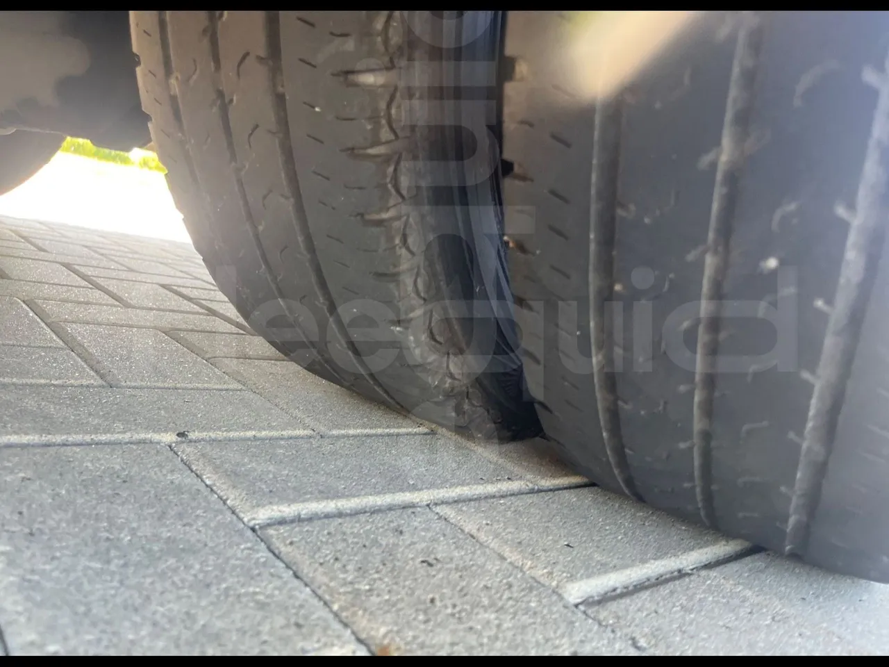 Mercedes-Benz Sprinter 416CD - EUR3 - 115kW - 6.995 - tread condition front tires left