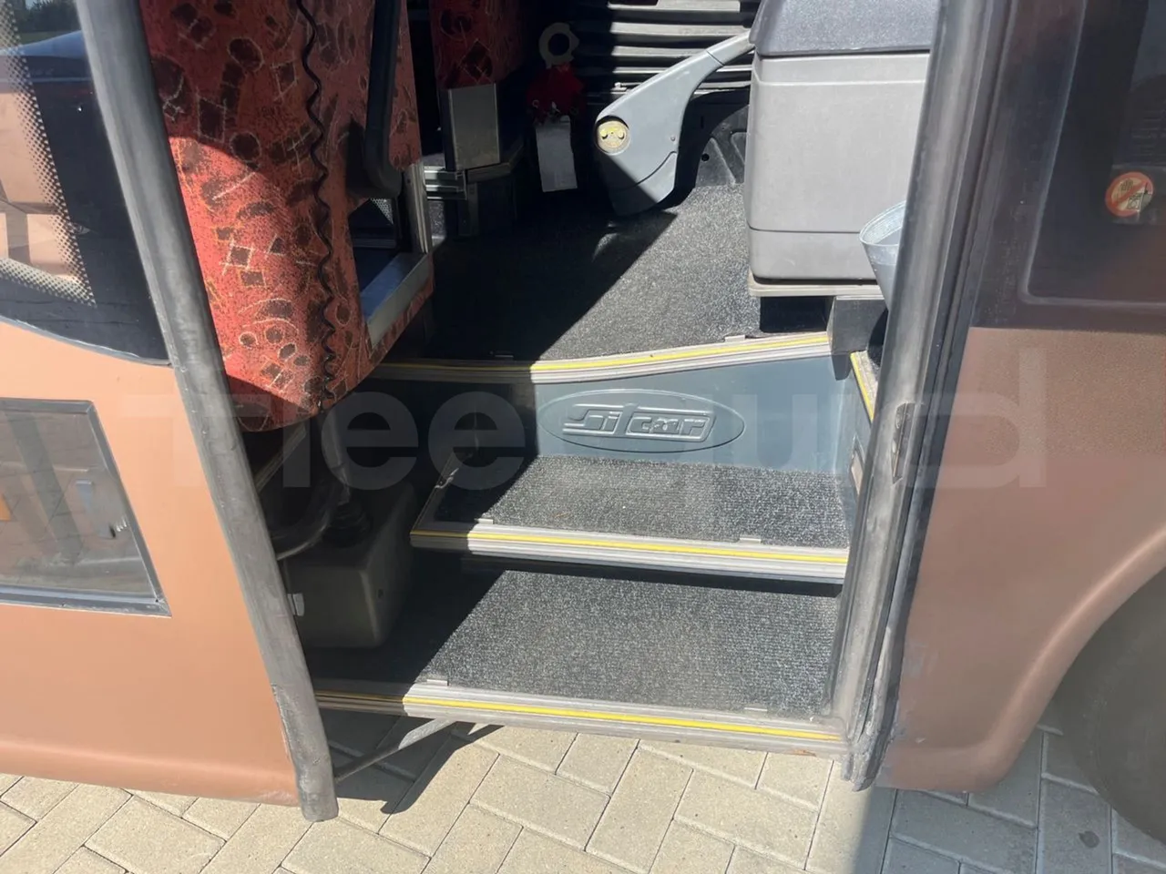 Mercedes-Benz Sprinter 416CD - EUR3 - 115kW - 6.995 - right side doors closed