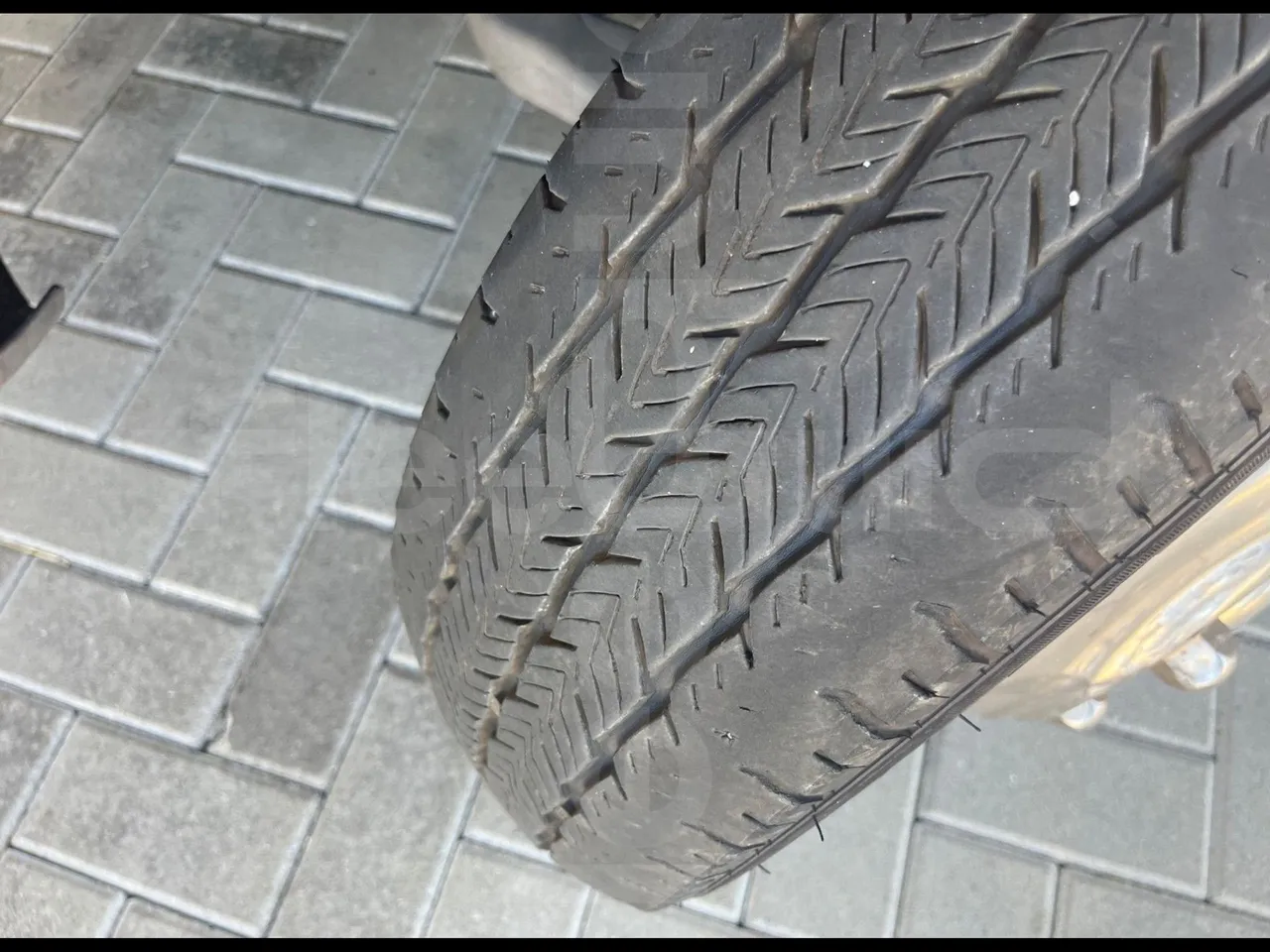 Mercedes-Benz Sprinter 416CD - EUR3 - 115kW - 6.995 - rear left tire photo