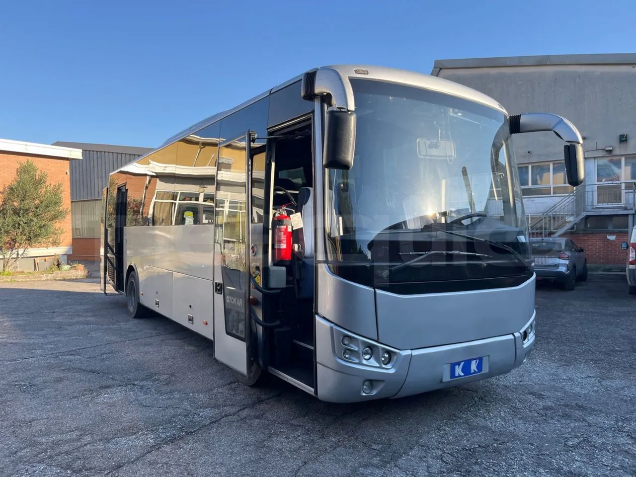 Otokar Navigo G240S35 - EUR4 - 176kW - 9.174m - 3/4 right front doors open