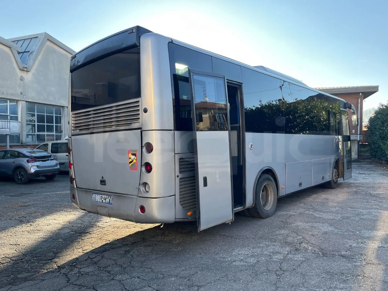 Otokar Navigo G240S35 - EUR4 - 176kW - 9.174m - 3/4 right rear doors open