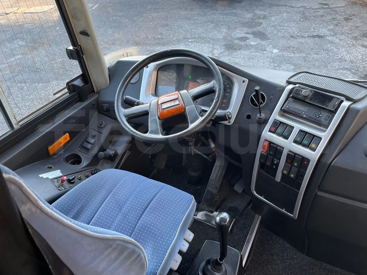 Otokar Navigo G240S35 - EUR4 - 176kW - 9.174m - buttons panels on