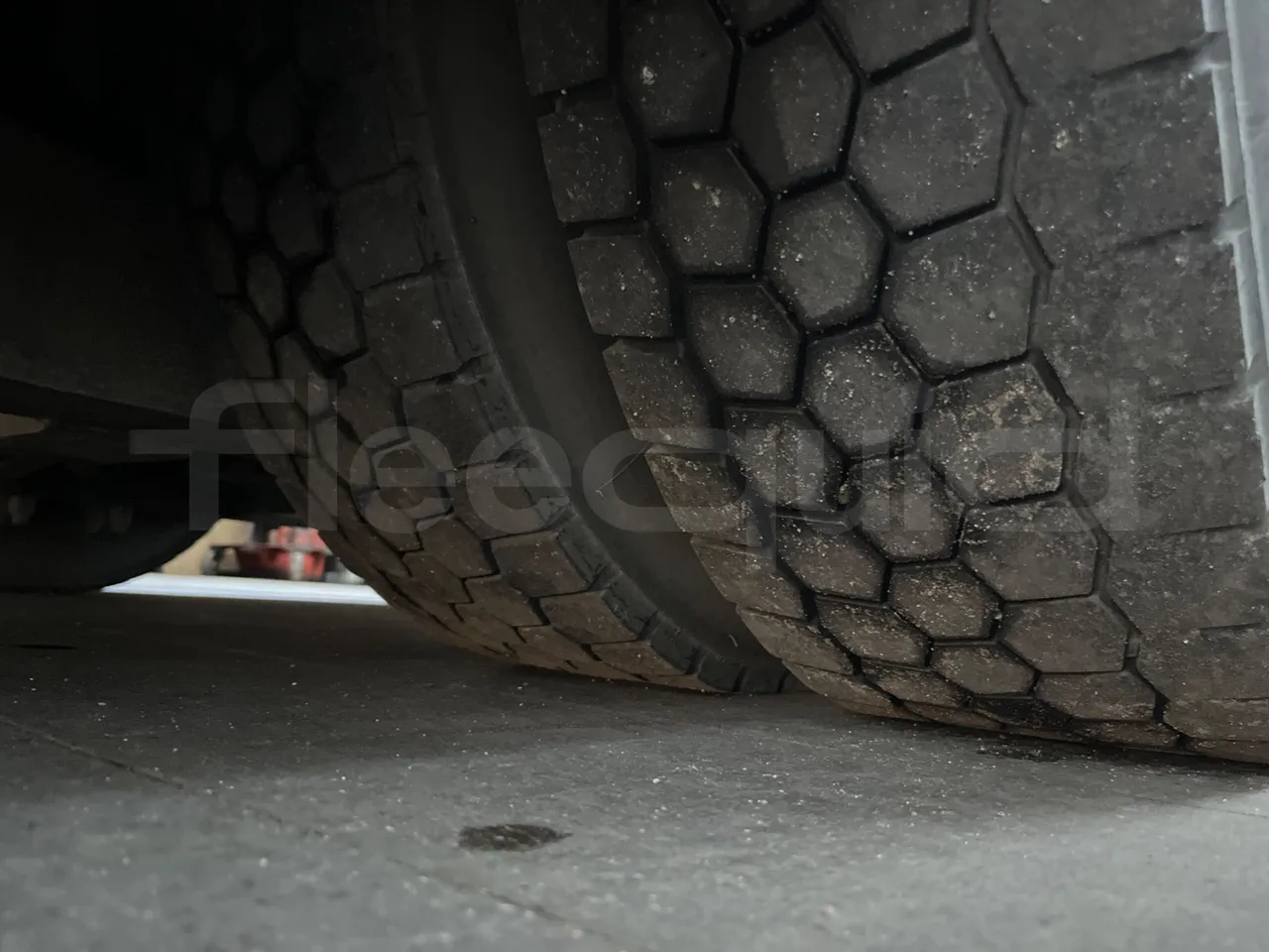 Otokar Navigo G240S35 - EUR4 - 176kW - 9.174m - tread condition front tires left