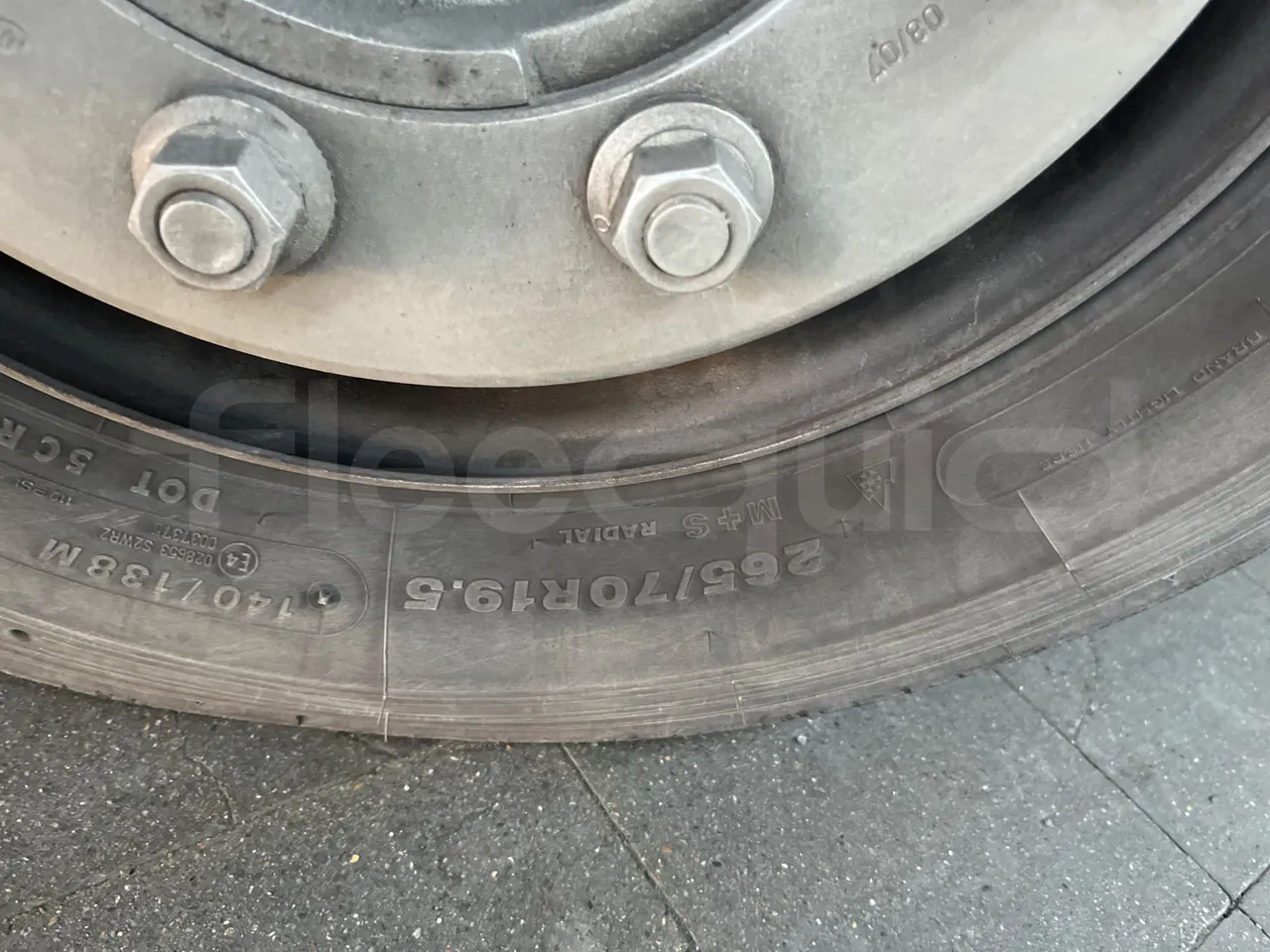 Otokar Navigo G240S35 - EUR4 - 176kW - 9.174m - front left tire measurements