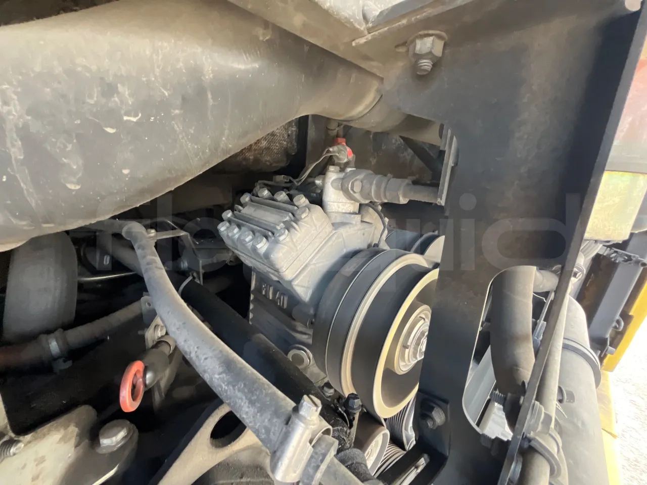 Mercedes-Benz OC500LE 1830H - EUR4 - 220kW - 12.800m - air conditioning compressor