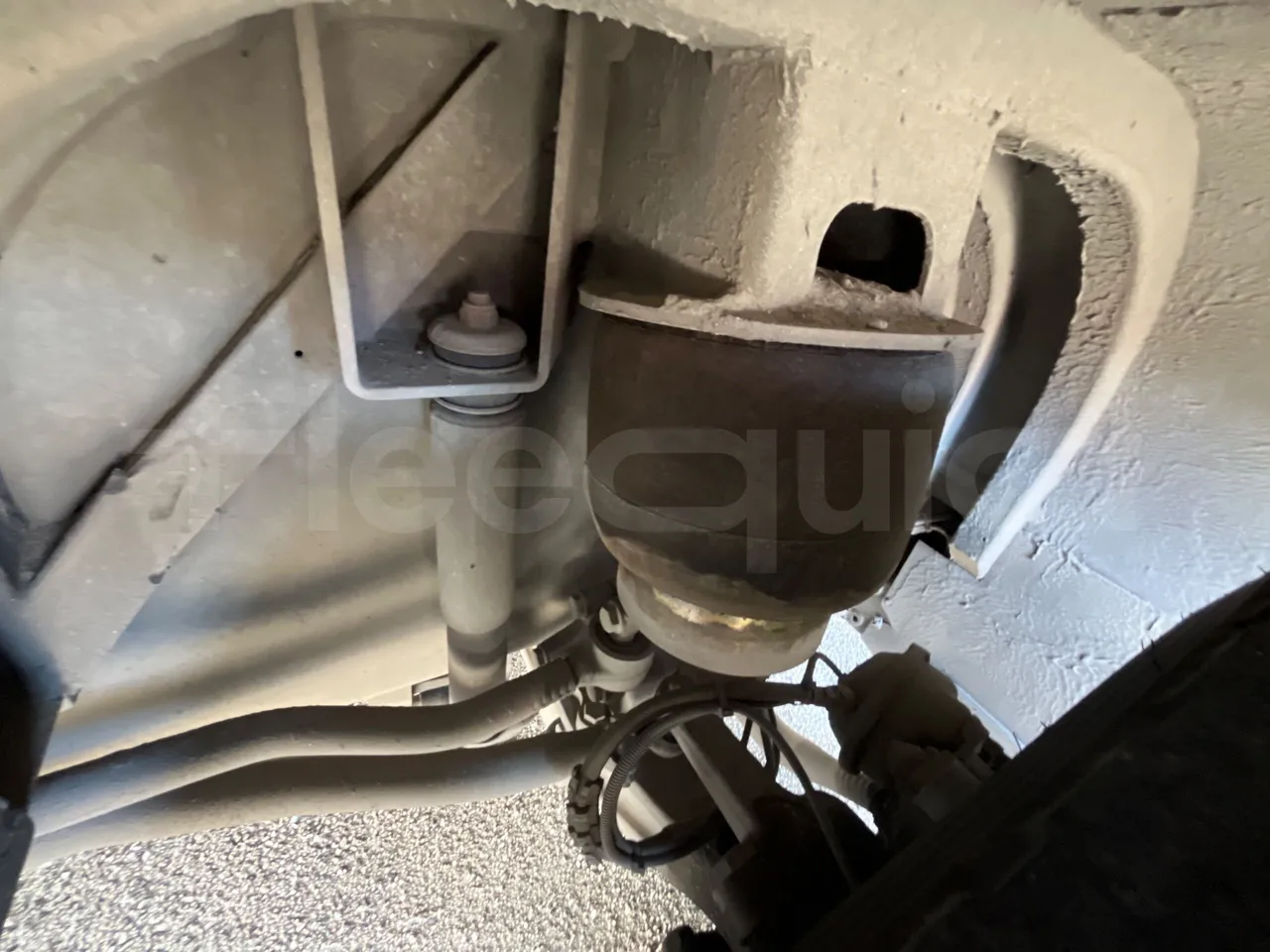 Mercedes-Benz OC500LE 1830H - EUR4 - 220kW - 12.800m - front air springs left