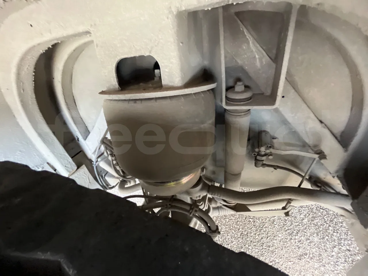 Mercedes-Benz OC500LE 1830H - EUR4 - 220kW - 12.800m - front brake calipers right